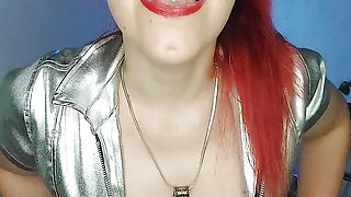 Do you dare to seduce this hot redhead at the club? Roleplay Argentina