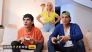 (jordi) catches (Blondie Fesser) in the shower taking naughty selfies joins her for a kinky screw - brazzers