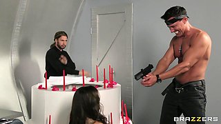 Tatas Under Siege “ A Xxx Parody With Marco Banderas, Yurizan Beltran - Brazzers