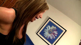 Hot Brunette Get Good Pussy Massage and Fuck