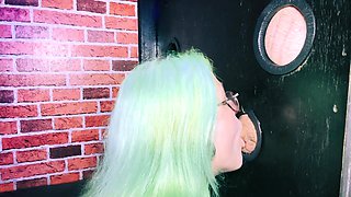 Elizabethhunny Loves Gloryholes