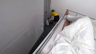 Asian hotel-worker gives client perfect handjob