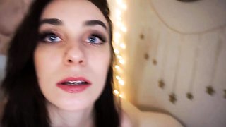 Live brunette camgirl toys masturbation orgasm on webcam