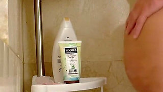 Fucked My Plumpy Wifey Under the Shower