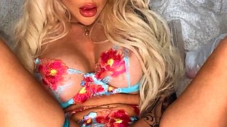 Blonde tight pussy babe solo toy fun in glamour masturbation