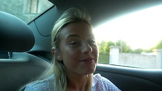 Two well-hung men, a no-brainer for Kitty, 28 years old! - Jacquie et Michel TV