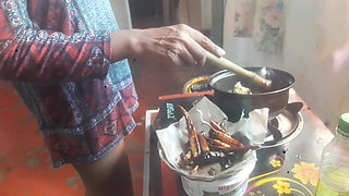 Fucking the Housemaid While She Is Cooking