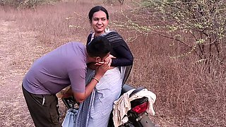 Natural Tits Horny Indian MILF Bhabhi Outdoor Sex
