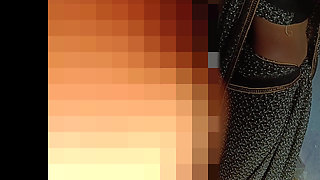 Bhabhi looked very beautiful wearing a black saree, brother-in-law made a mare and hit sister-in-law&#039;s ass loudly and boldl