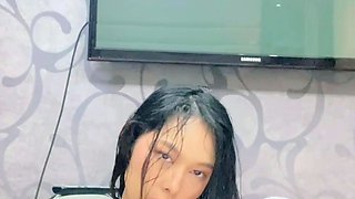 Omege japanese girl with big boobs on cams