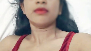 Desi Bhabhi Dropping and Pressing Her Big Boobs Milk