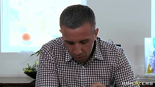 To Stalk A Cock With Evelyn Lin, Keiran Lee - Brazzers
