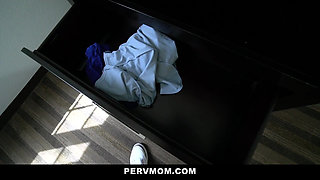 My Busty Redhead Stepmommy Forgot to Lock the Bathroom's Door!