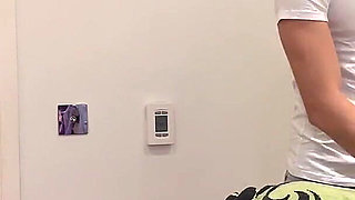 I Fuck My Physiotherapist to Pay for the Session and Let Him Cum Inside