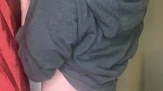 Young amateur teen in solo masturbation getting kinky