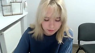 Amateur Blonde Teen Plays Solo with Toy Webcam Porn