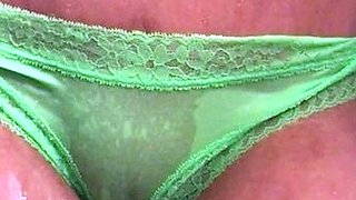 Amateur Big Boobs jerks Big Dick