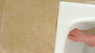 I Recorded My Stepsister Masturbating While Taking a Bath