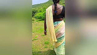 Desi Puja Bhabhi Ki Chodiyai Jungle Me