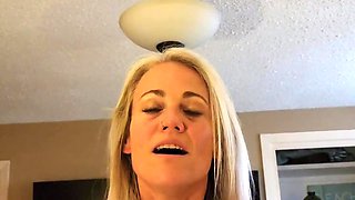 A hot milf reaches the highest point of female orgasm with her lover