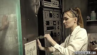 Extreme Horror Porn - Cunthulhu Monster Fucks MILF Rough Anal & Deepthroat