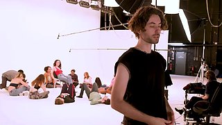Pee loving glam group sex with a butler
