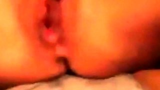 Svenska blondin spelar med dildo