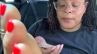 Amateur Foot Fetish Girlfriend Sucks and gives a Footjob