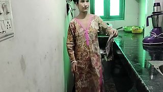 Mulla Ne Apni Muslim Larki Ko Hi Pel Diya