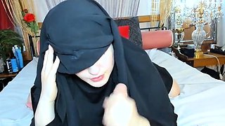 Lilimissarab - Arab Hijab Milf Gives Neighbor Blowjob