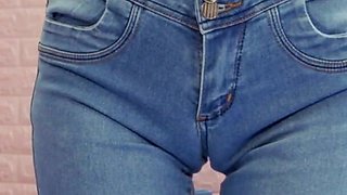 Perfect Thigh Gap Skinny Model Wet Jeans Puffy Cameltoe Round Butt!