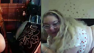 Big boob brunette masturbates on webcam