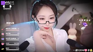 Domestic 3D Mini Theater: Reward for the Cold Female Boss ASMR: Japanese, Cam  Homemade Porn