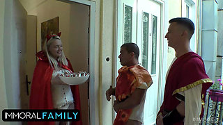 Charlie Dean Tricks Sandra Sweet Into A Creamy Treat!