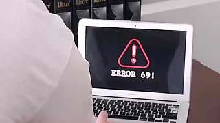 Arab MILF Fucks the Computer Technician