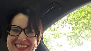 Julie squirts during car break