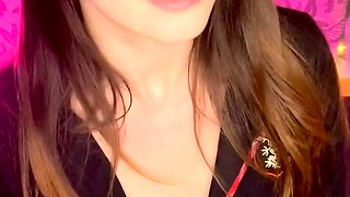 Amateur brunette ariana marie solo toying