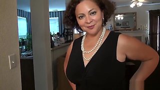 American milf Marie Black will let you enjoy her pussy