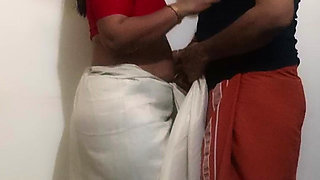 Mallu Hot Girl in Sari Part 1