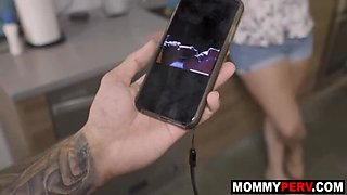 Hot Blonde Stepmom Joslyn Jane Watches Porn With Stepson - Big Tits MILF Action