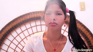Petite and beautiful Filipina girlfriend fucked in hotel