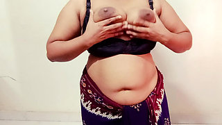 Horny Stepmom Arya Fucked Herself