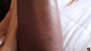 Lilmizzunique’s Latina Footjob Ignites Interracial Passion