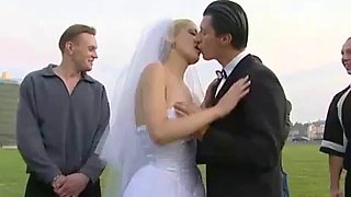 Amateur Russian Bride Getting Dirty