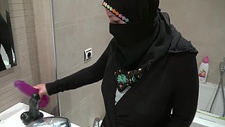 Sextape of Algerian Maid Living in France