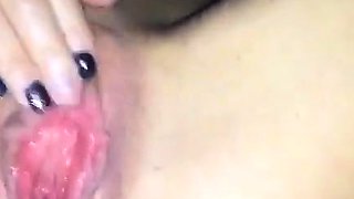 Squirting italiana si masturba e eiacula