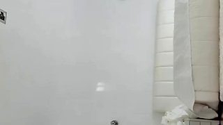 Cute amateur webcam teen girl toying pussy on webcam
