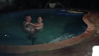 Nieghbours Wife Handjob Finger Fucking in Swimmingpool