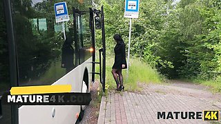 In bus porn with natural Vitoria Vonteese from Mature 4k