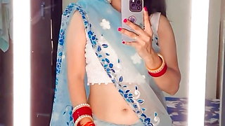 Indian hot bhabhi ne chut me fingering krke Pani nikala